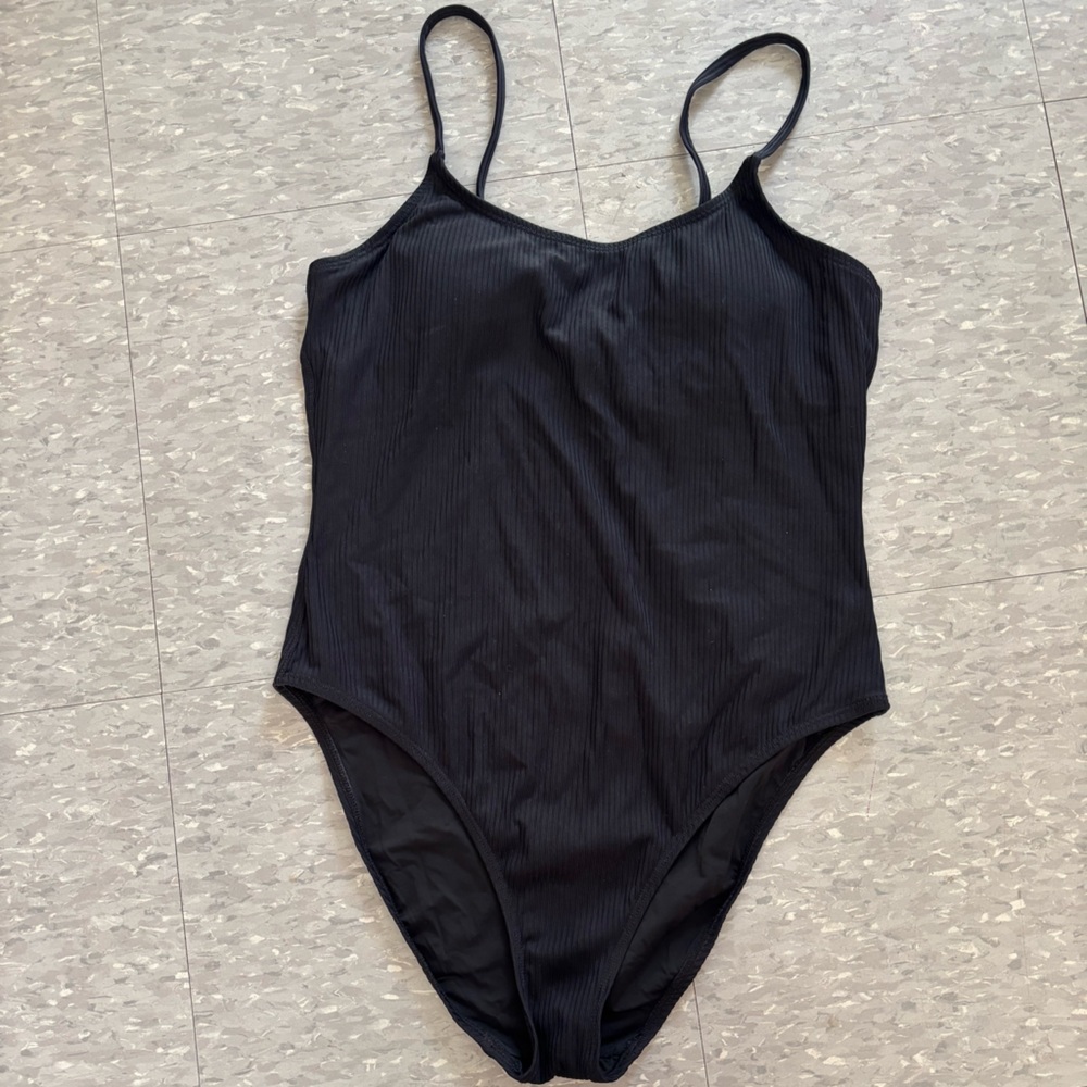 Andie The Amalfi One Piece swimsuit in ribbed black M